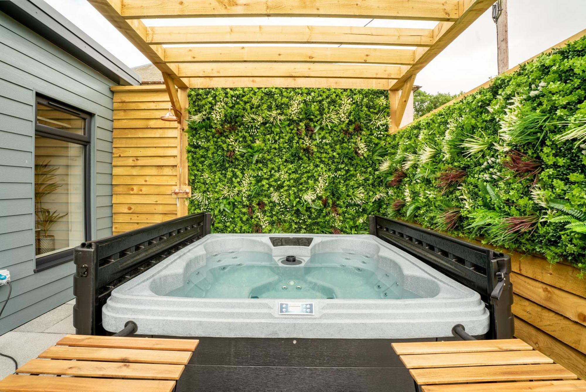 Cottage With Hot Tub Near Knockhill Saline Exterior photo